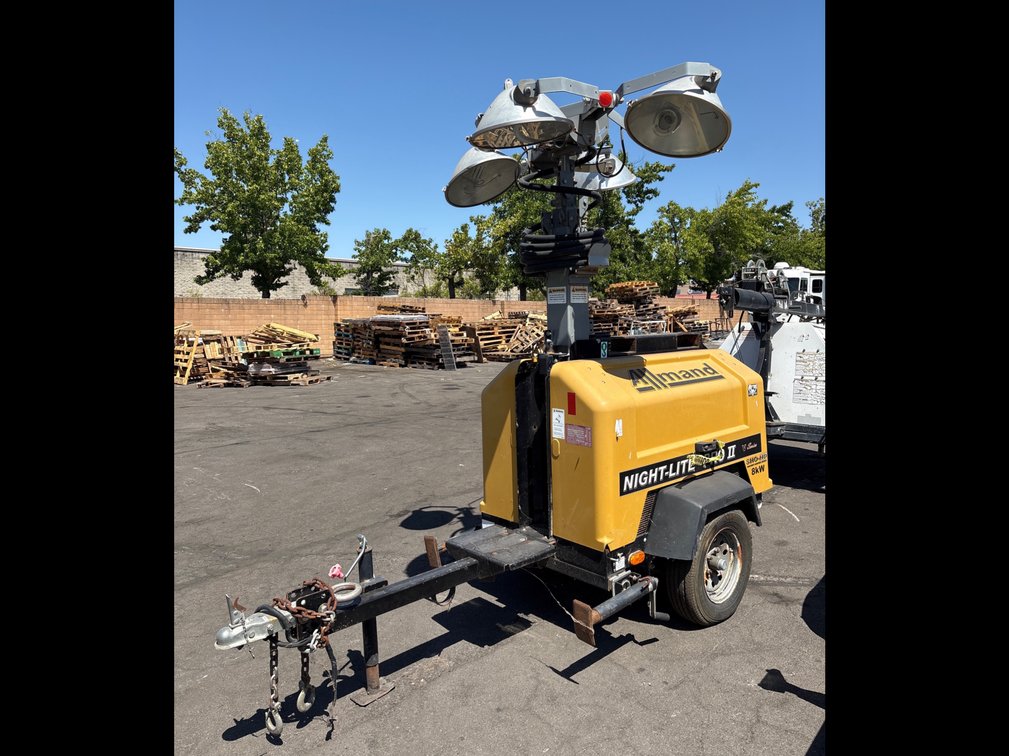 2013 Allmand S/A Towable Light Tower, 10% BUYERS PREMIUM
