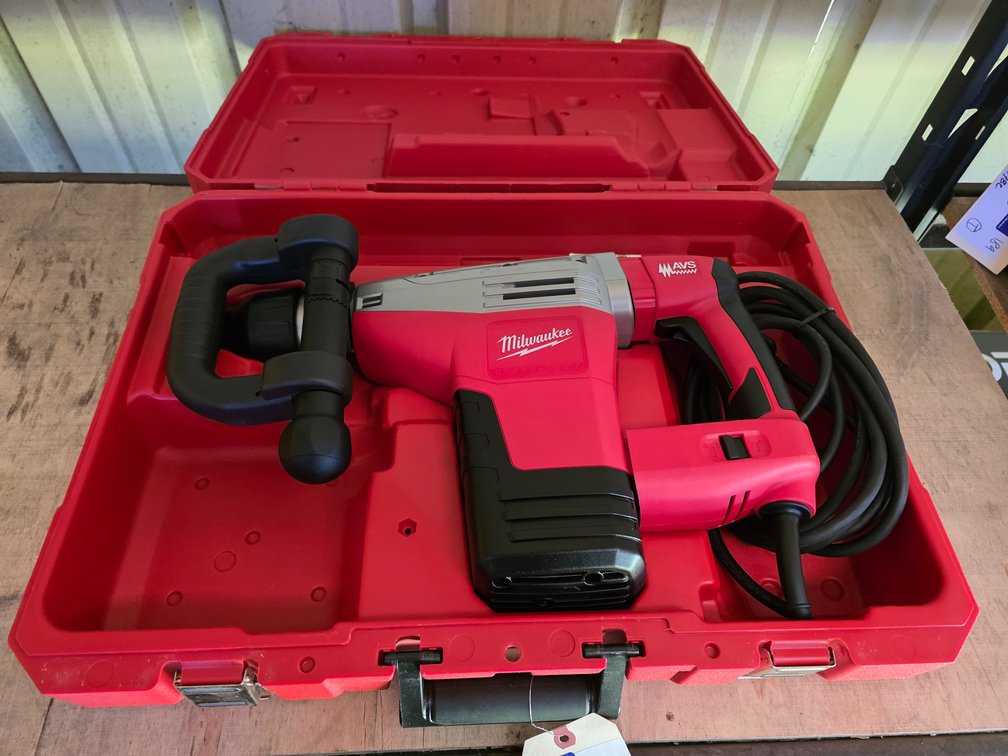 Milwaukee 15lbs Demolition Hammer, inv #00855