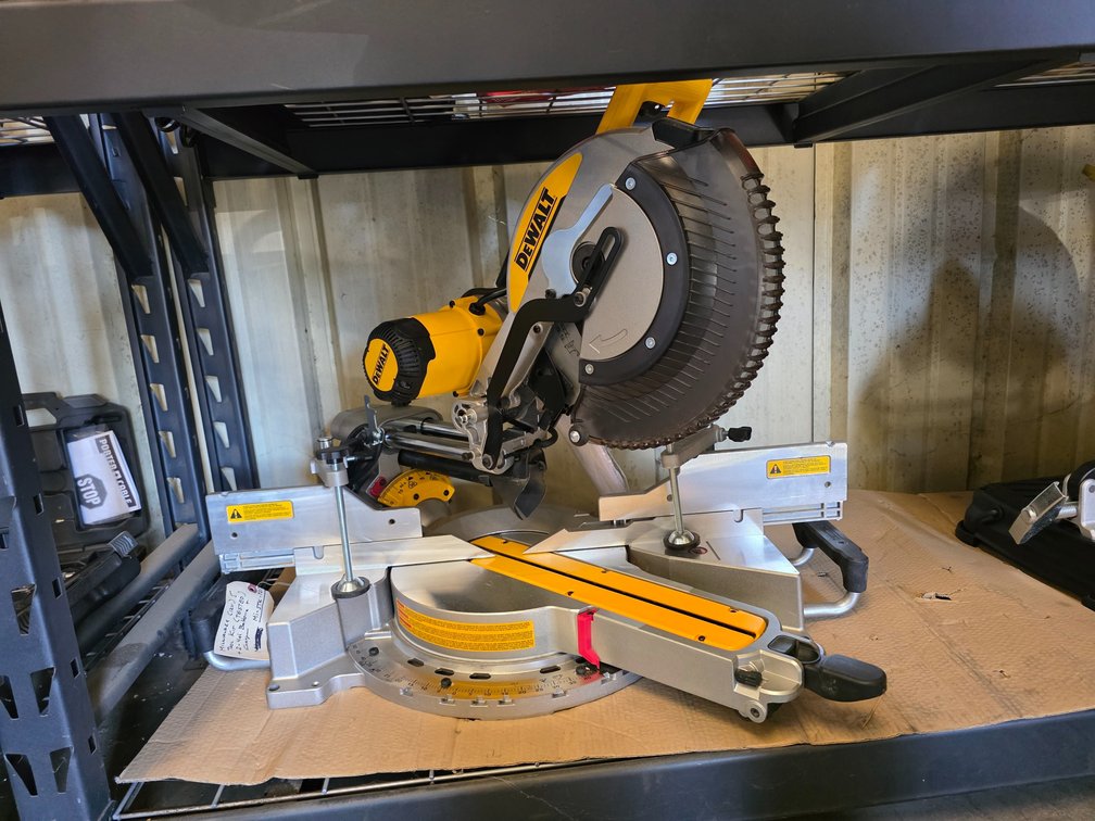 Dewalt 12in Dual Bevel Compound Sliding Miter Saw, inv #dw5780 