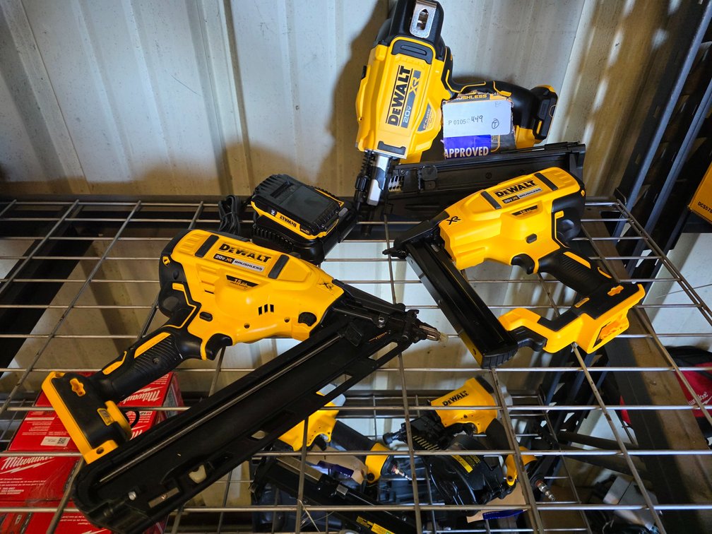 Dewalt 20v Nailers 3pc Includes Battery And Charger, inv #p0105