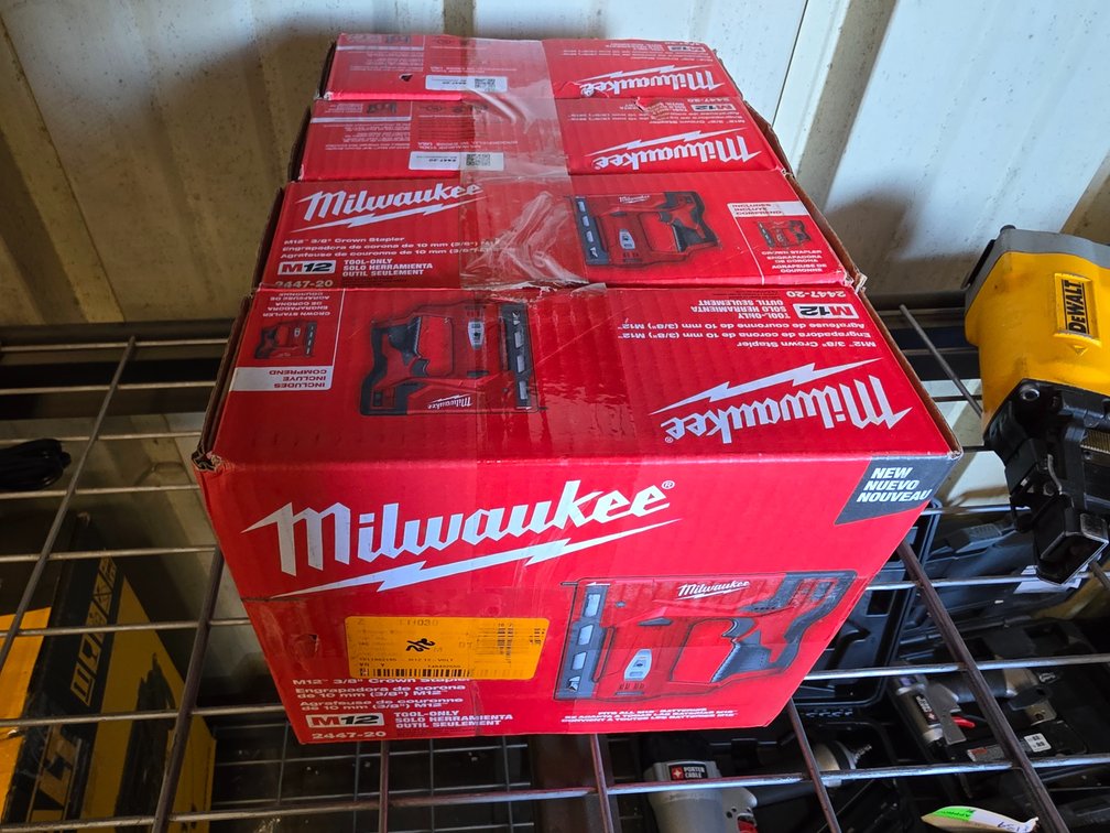 Milwaukee M12 ⅜ Crown Staplers 4pc, inv mi4556