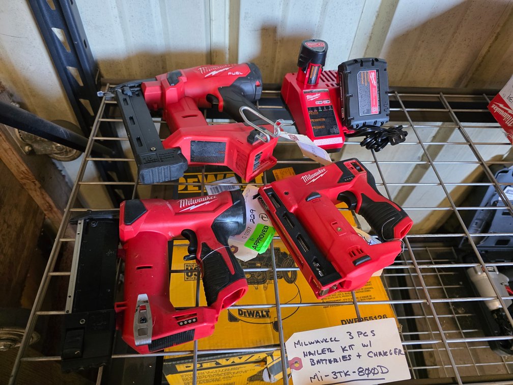 Milwaukee M12/M18 Nailers Includes Battery And Charger, inv #mi3tk800