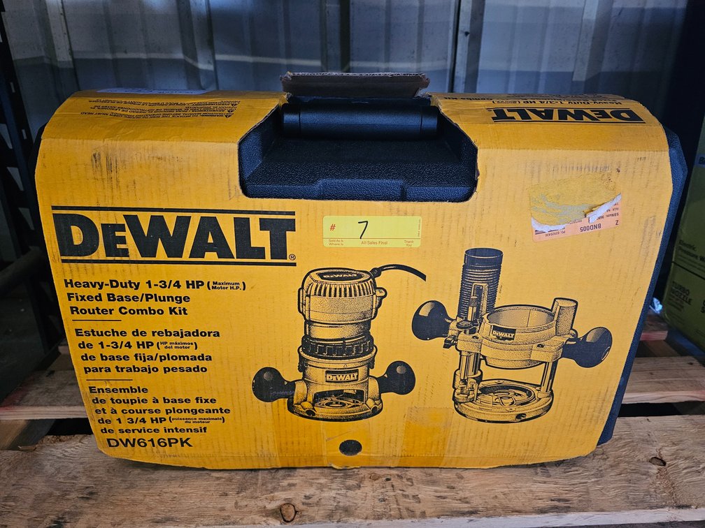 DeWalt 1-3/4 HP Fixed Base / Plunge Router Combo Kit, inv#Q0177B213