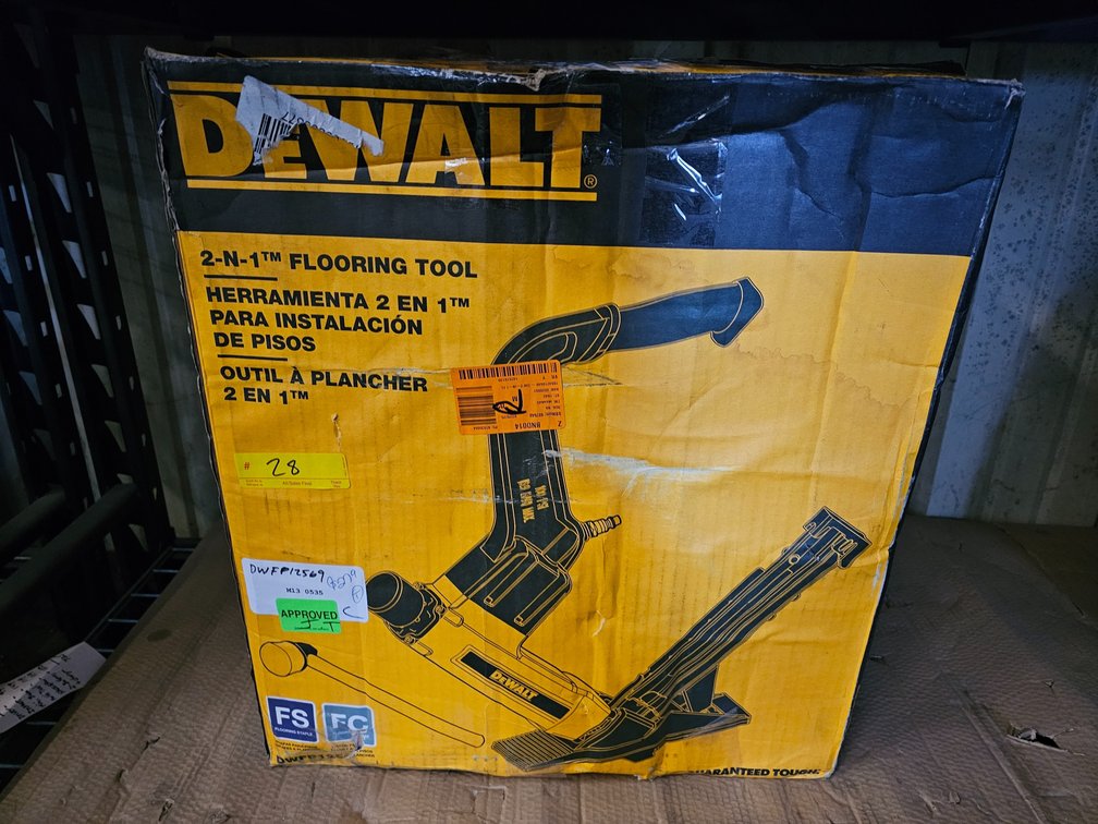 DeWalt 2-in-1 Pneumatic 15.5-Gauge and 16-Gauge Flooring Tool, inv#M130535C279