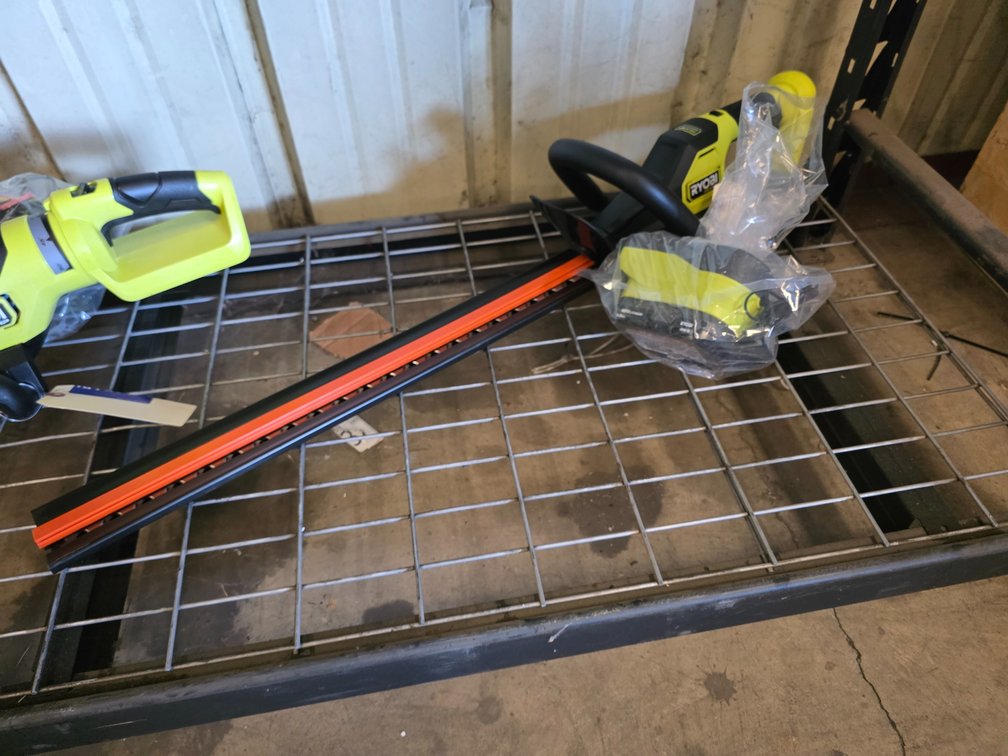 Ryobi 18v Cordless Hedge Trimmer Includes Battery And Charger, inv #p0765