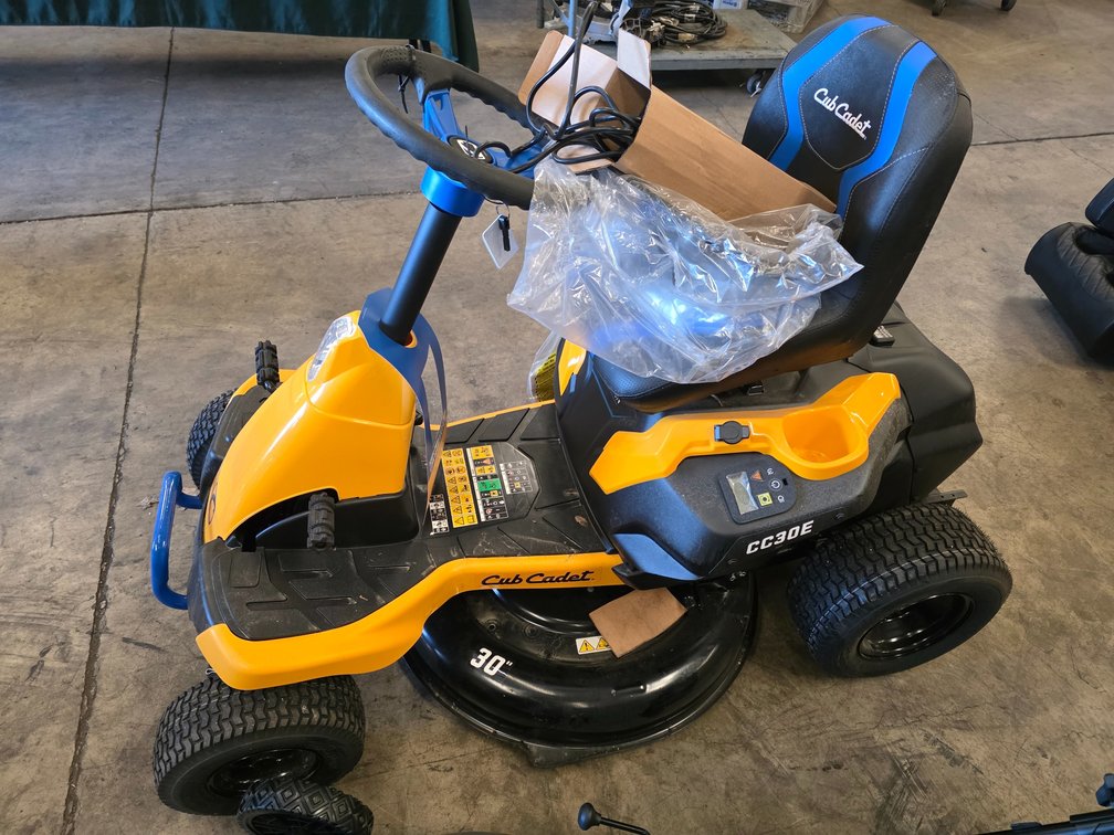 Unused Cub Cadet cc30e Mower