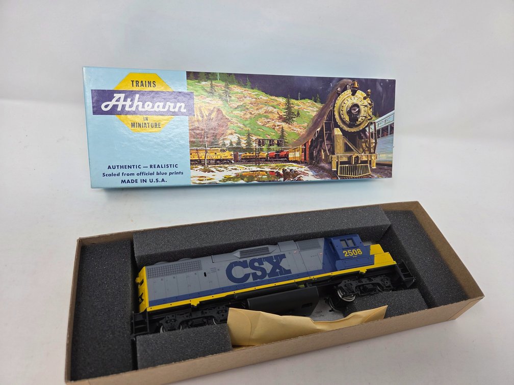 HO Scale Athearn #2508 CSX Engine