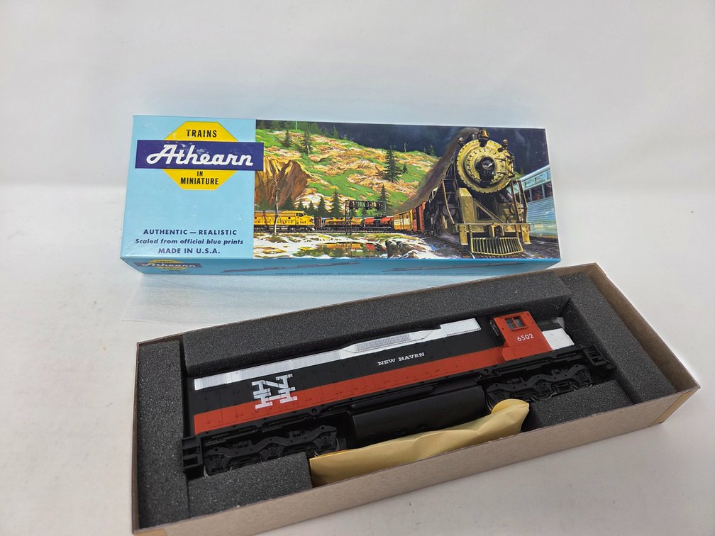 HO Scale Athearn New Haven #6502 Engine