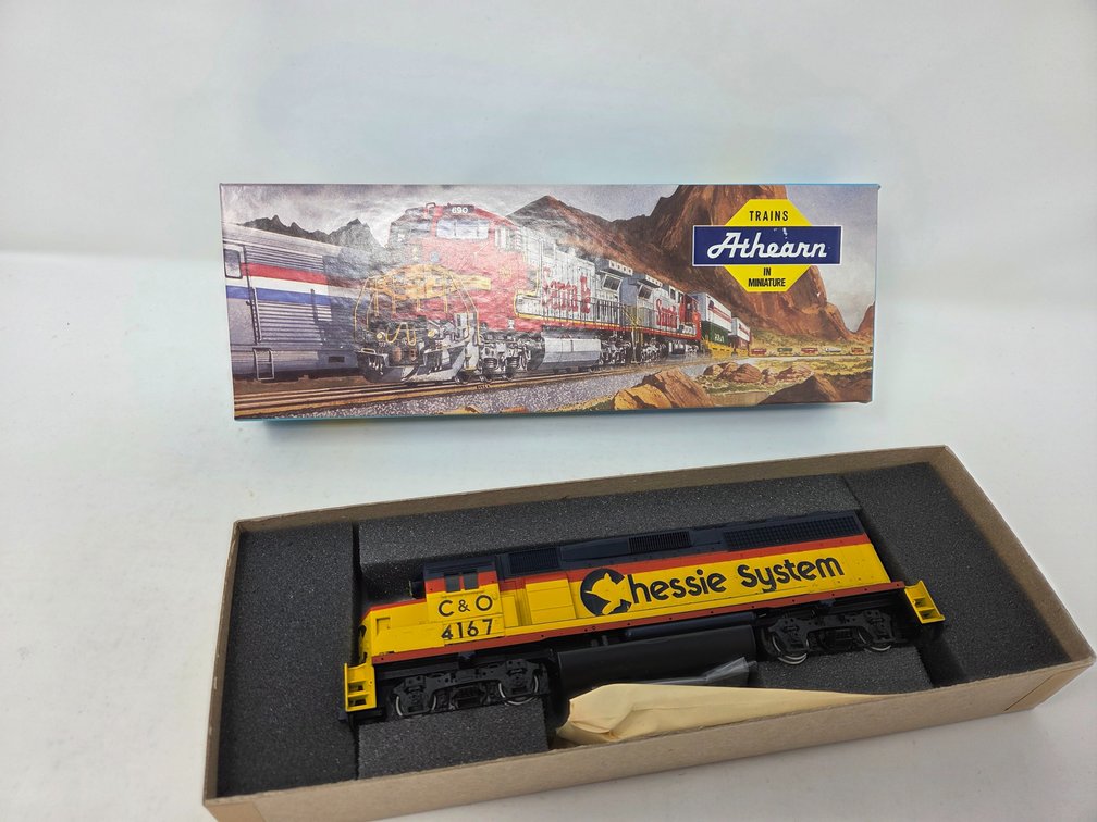 HO Scale Athearn Chessie System #4167 Engine