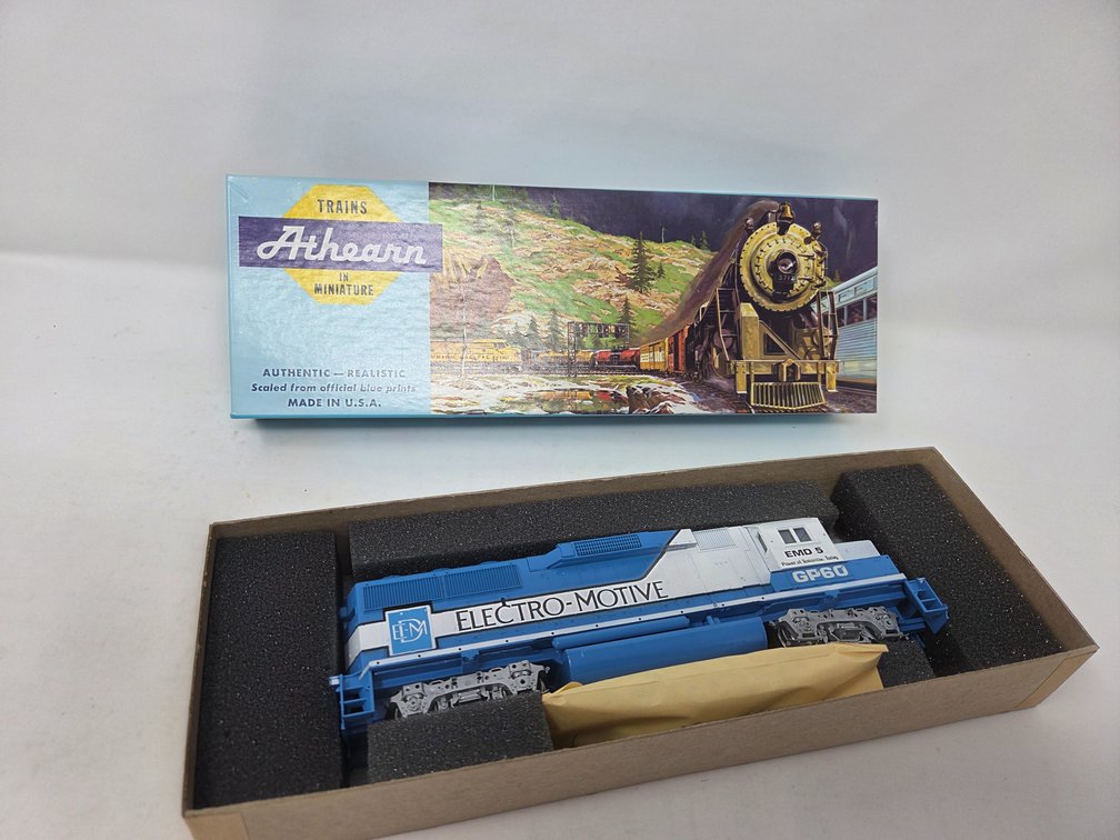 HO Scale Athearn Electro - Motive #GP60 Engine