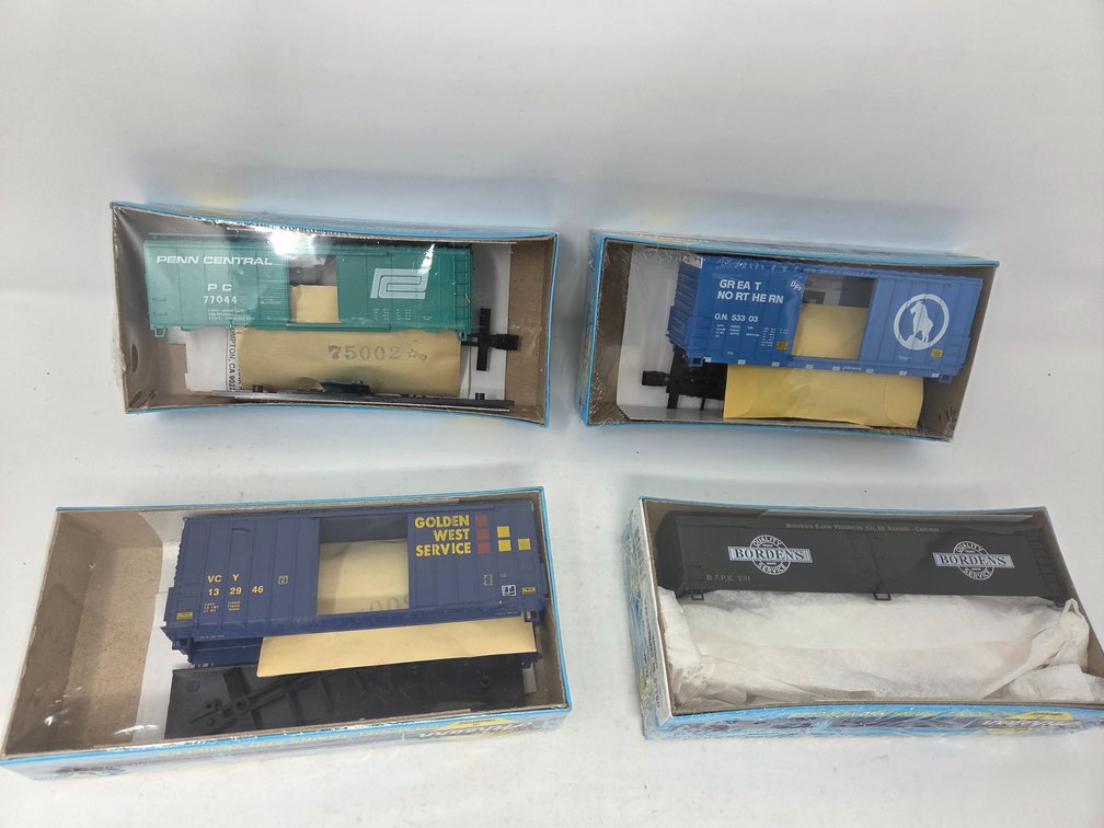 4 HO Scale Athearn Model Kits