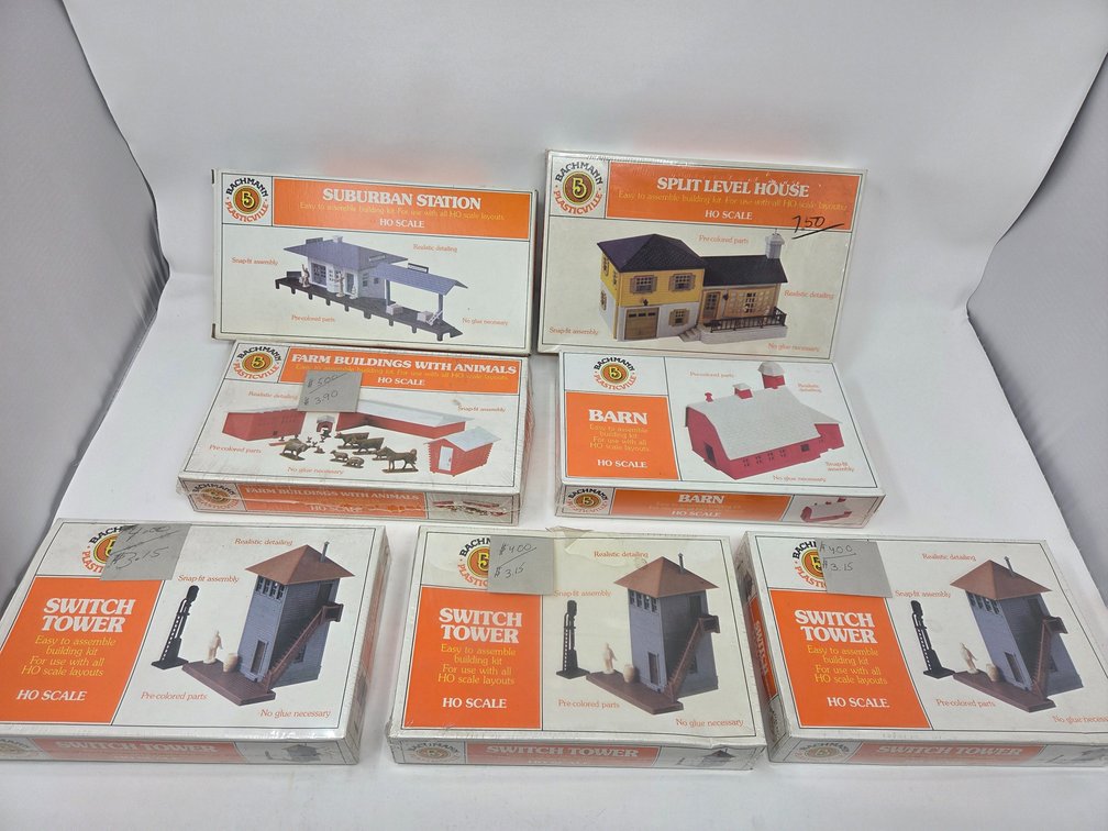 7 HO Scale Bachmann Building Kits