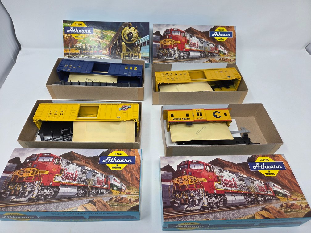 4 HO Scale Rolling Stock Model Kits