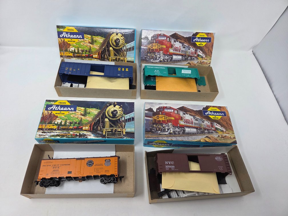 4 HO Scale Rolling Stock Model Kits