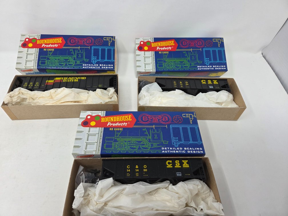 3 HO Scale Rolling Stock Model Kits