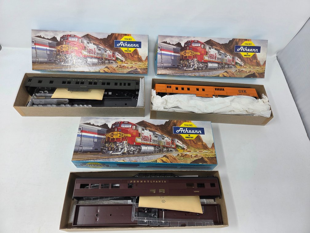 3 HO Scale Rolling Stock Model Kits