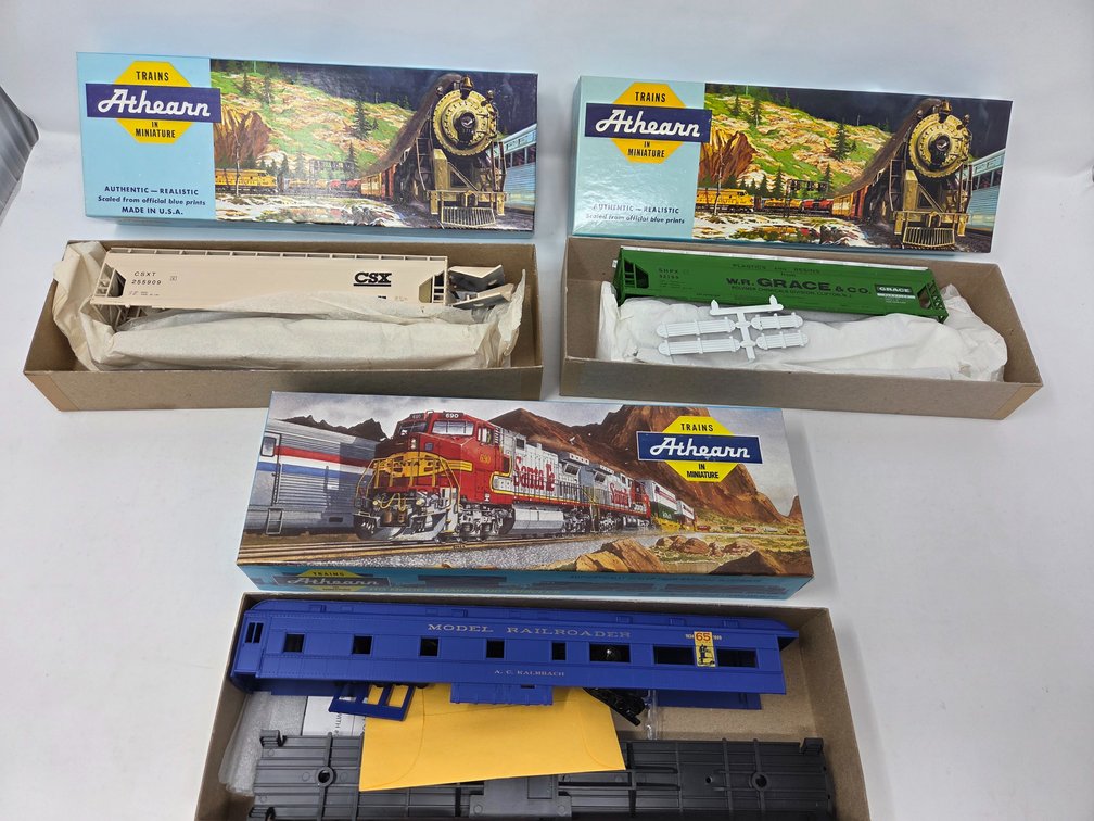 3 HO Scale Rolling Stock Model Kits
