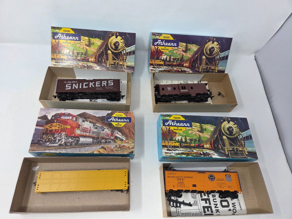 4 HO Scale Rolling Stock Model Kits