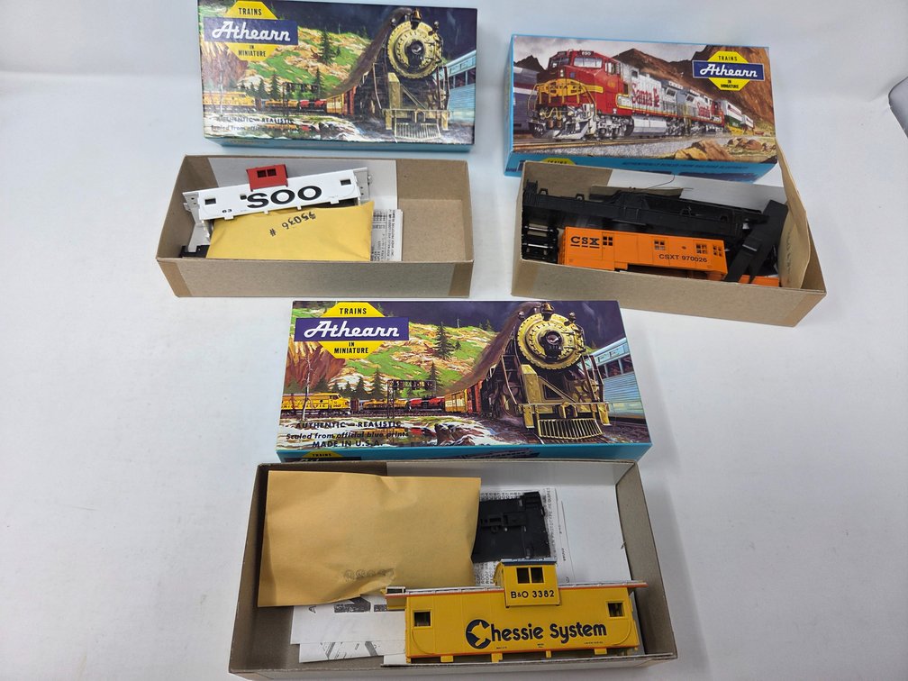 3 HO Scale Rolling Stock Model Kits