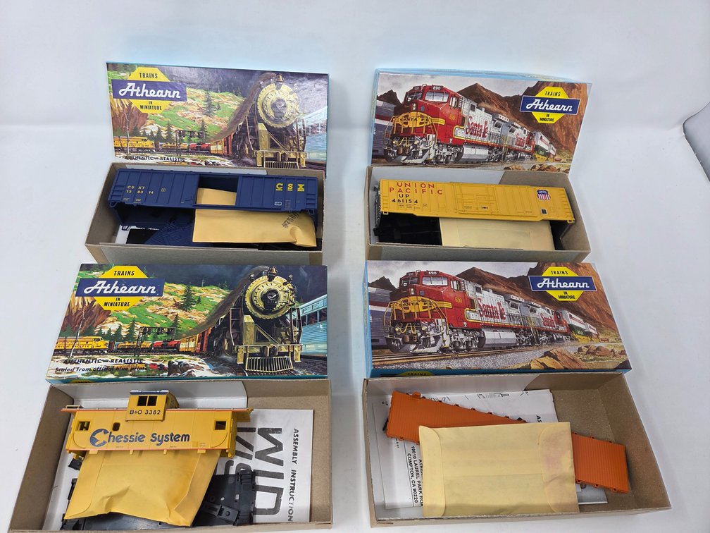 4 HO Scale Rolling Stock Model Kits