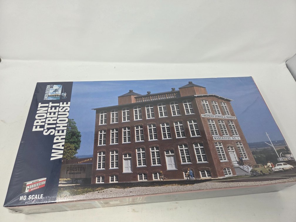 HO Scale Front Street Warehouse Structure Kit