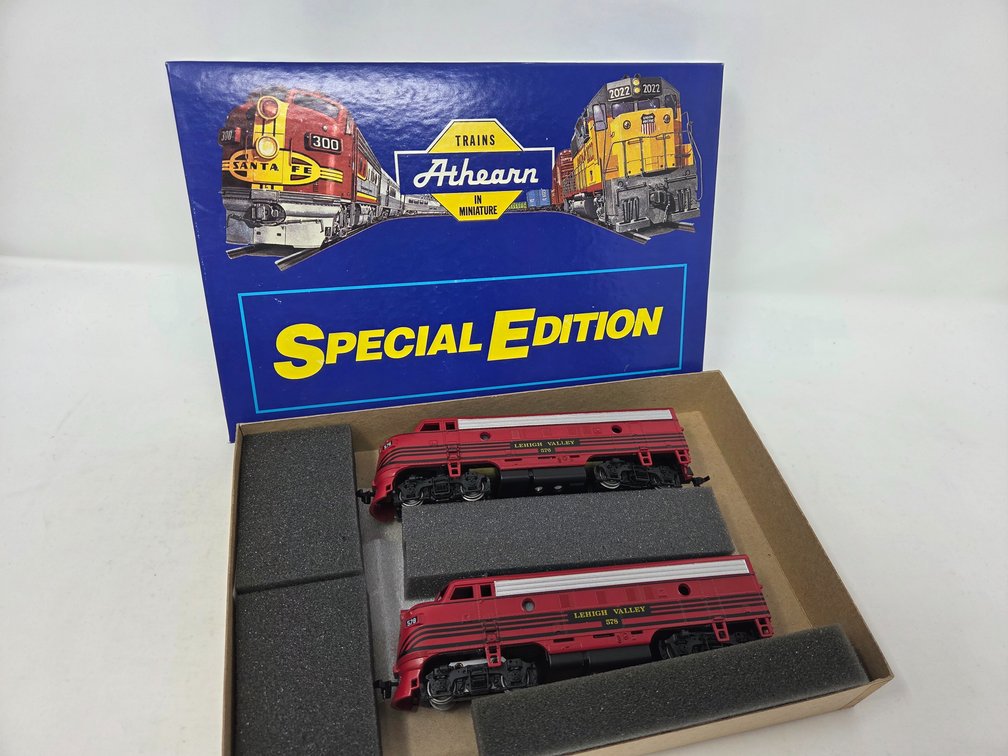 HO Scale Athearn Special Edition Lehigh Valley #576 - #578 Locomotives
