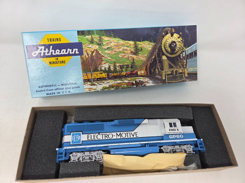 HO Scale Athearn Electro - Motive GP60 #5 Locomotive