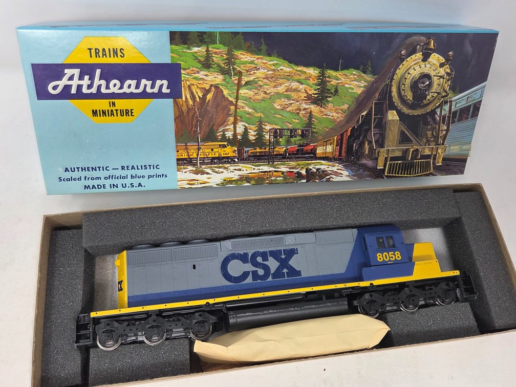 HO Scale Athearn CSX #8058 Locomotive