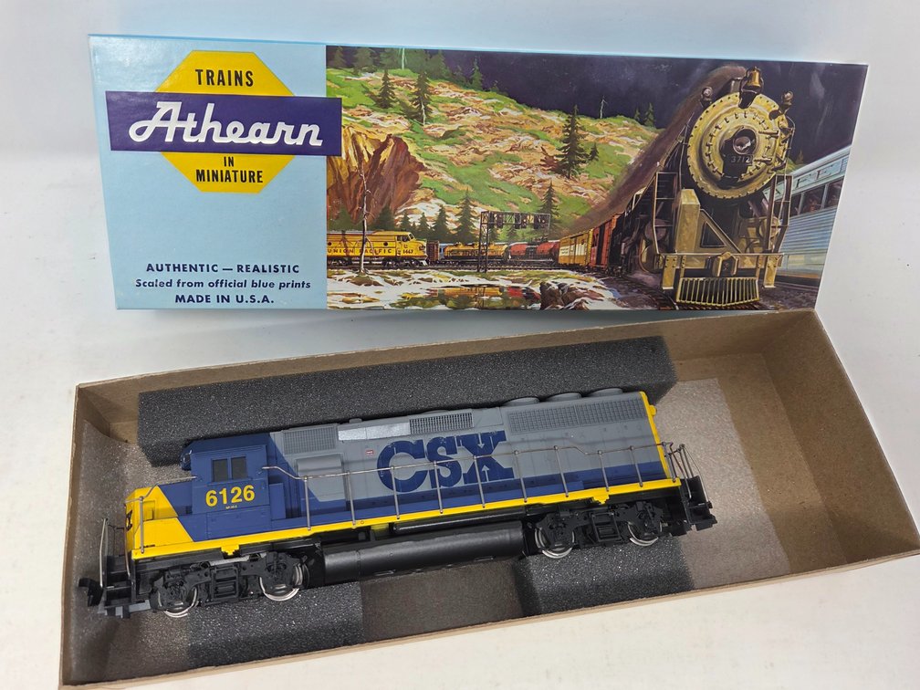 HO Scale Athearn CSX #6126 Locomotive