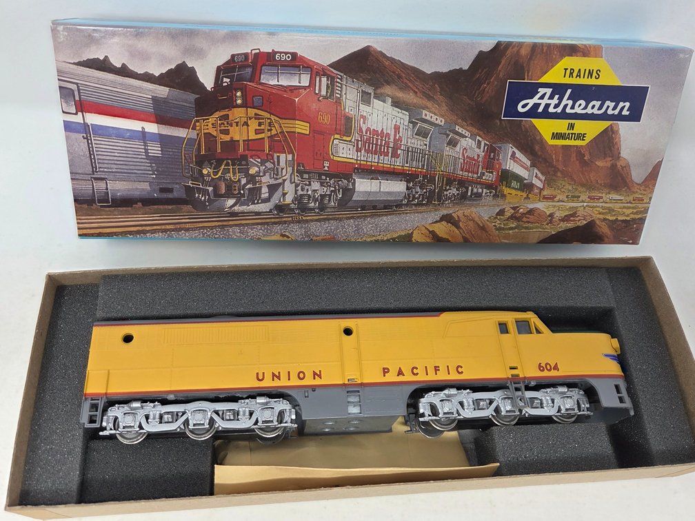 HO Scale Athearn Union Pacific #604 Engine