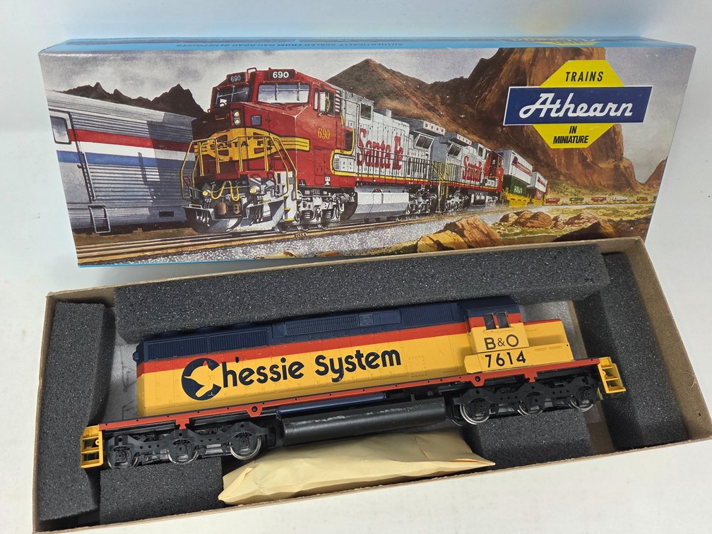 HO Scale Athearn Chessie System B-O #7614 Locomotive