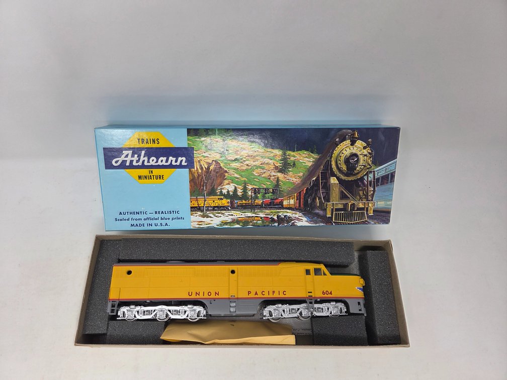 HO Scale Athearn Union Pacific #604 Engine