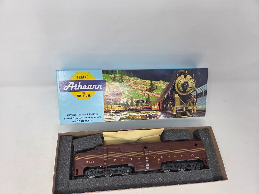 HO Scale Athearn Pennsylvania #5756 Engine