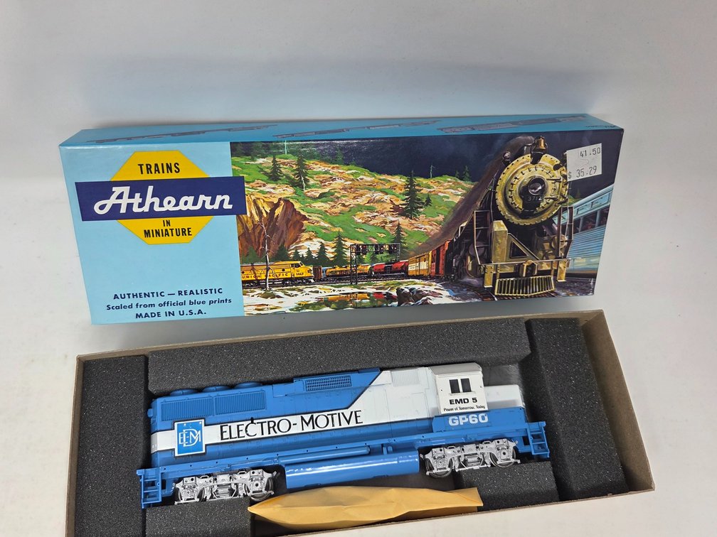 HO Scale Athearn Electro - Motive GP60 #5 Locomotive