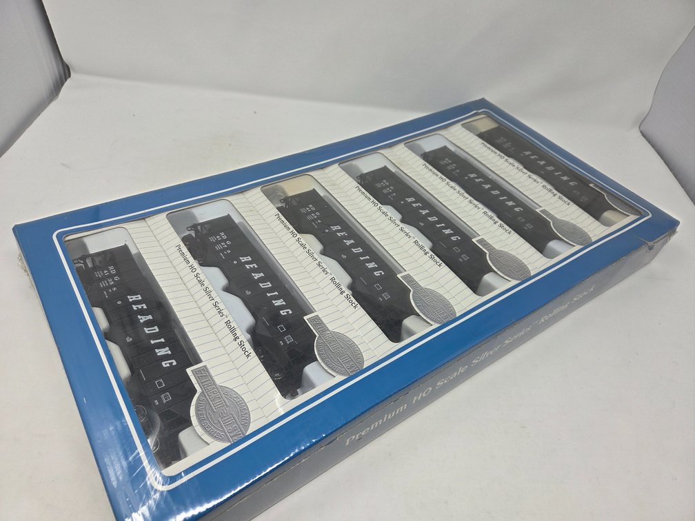 HO Scale Reading Silver Series Rolling Stock, 3 Bay Hopper