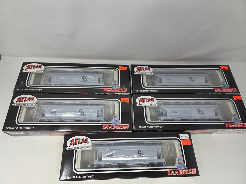 5 - HO Scale Atlas Trainman Chesapeake - Ohio  Covered Hopper