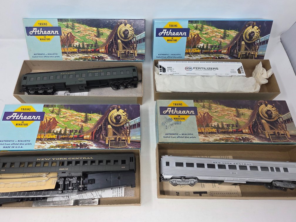 4 HO Scale Athearn Rolling Stock Model Kits