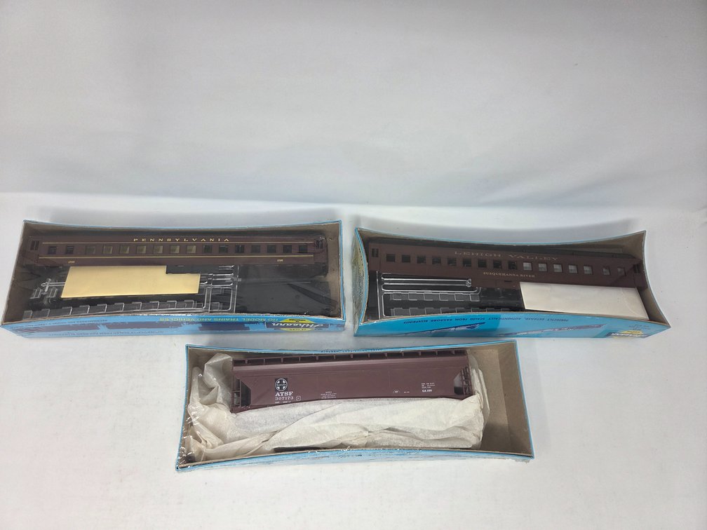 3 HO Scale Athearn Rolling Stock Model Kits