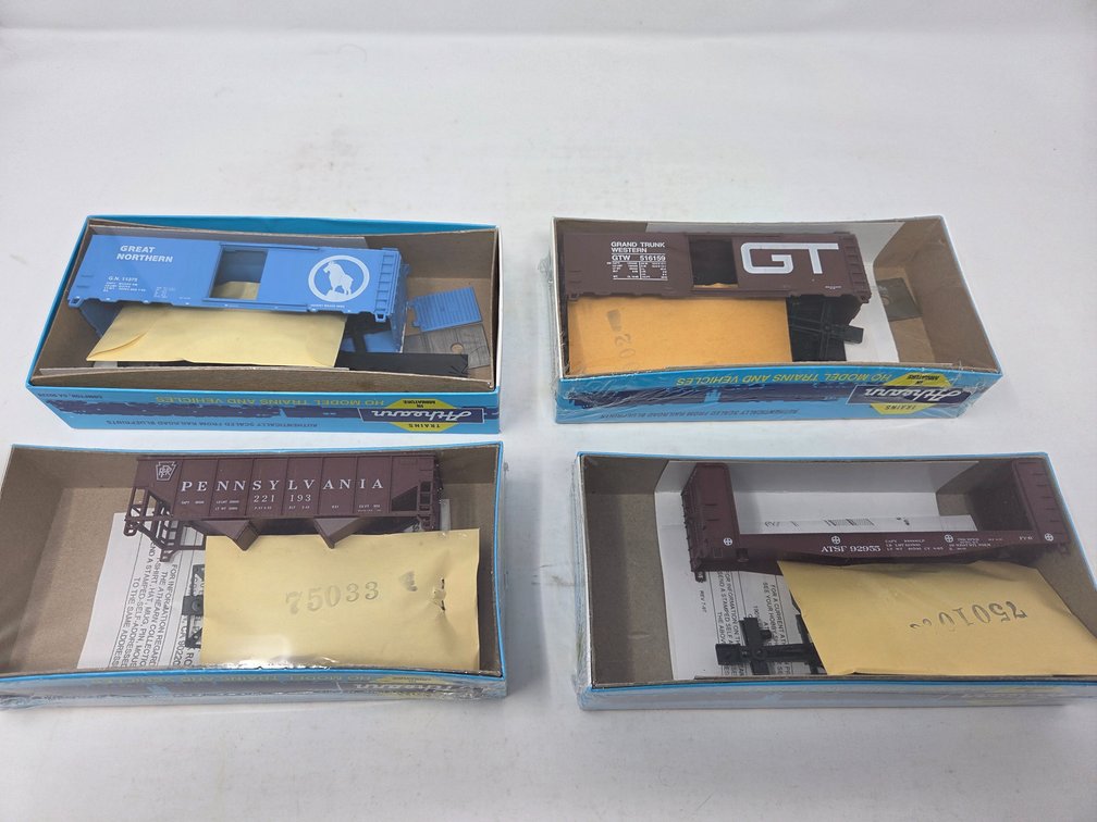 4 HO Scale Athearn Rolling Stock Model Kits