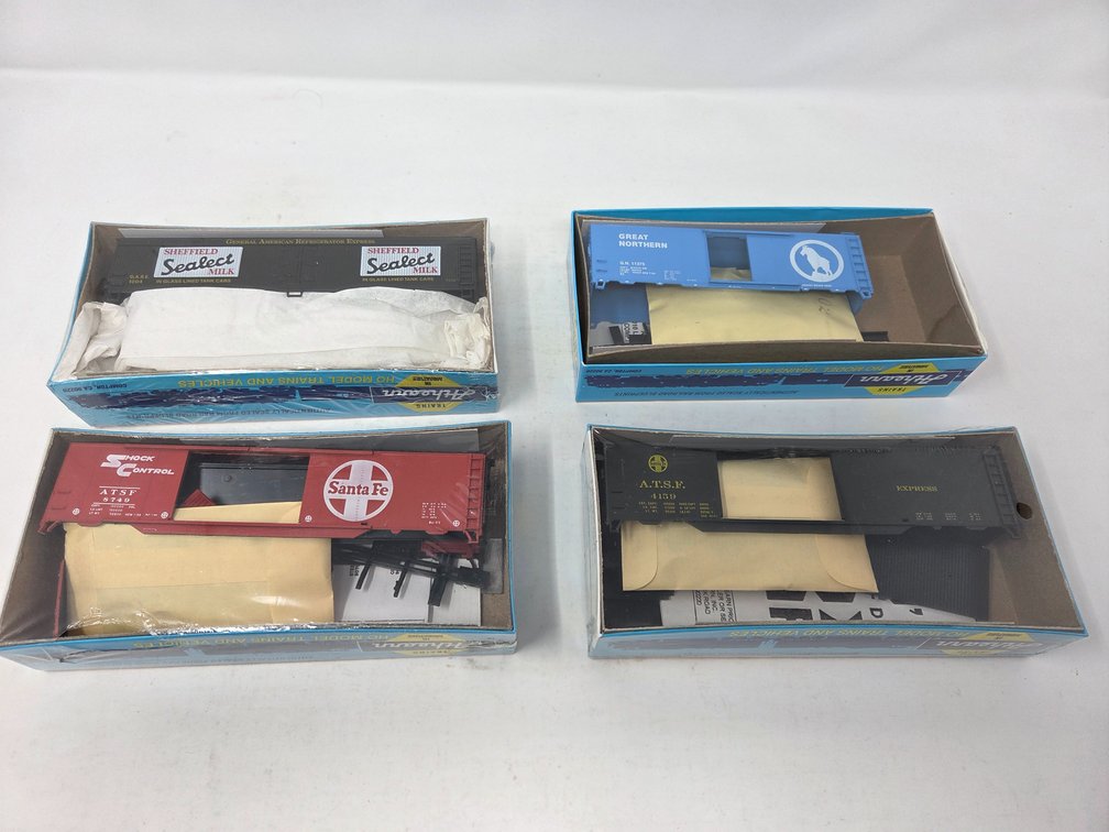 4 HO Scale Athearn Rolling Stock Model Kits
