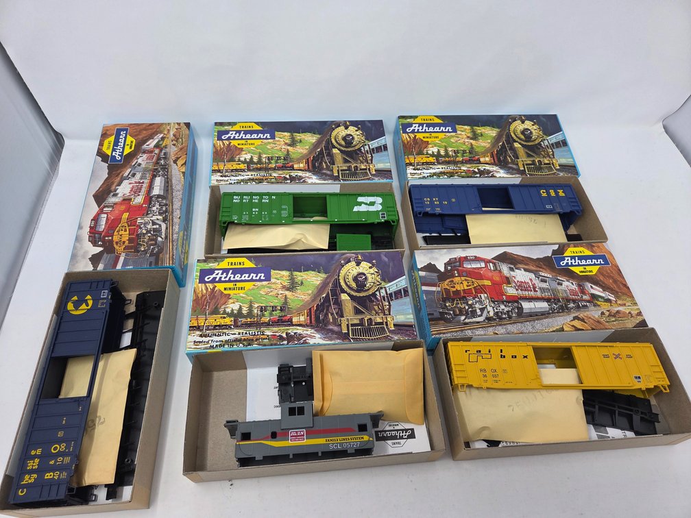 5 HO Scale Athearn Rounds Stock Model Kits
