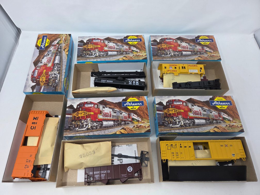 5 HO Scale Athearn Rolling Stock Model Kits