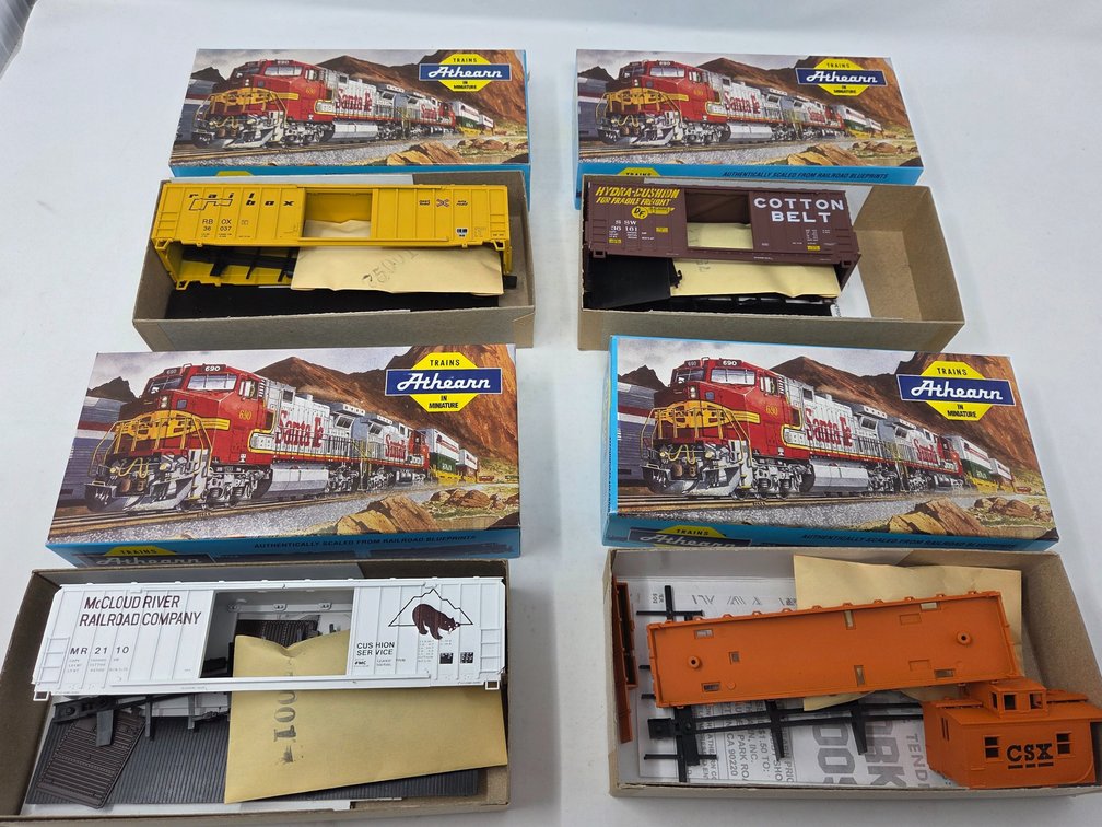 4 HO Scale Athearn Rolling Stock Model Kits