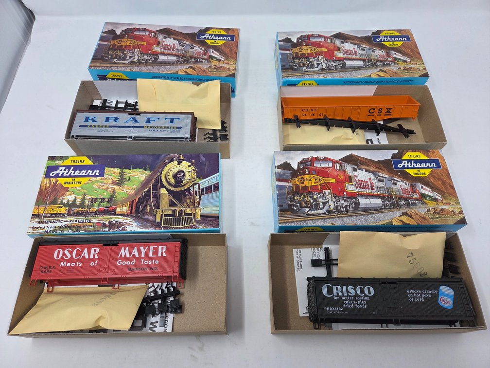 4 HO Scale Athearn Rolling Stock Model Kits