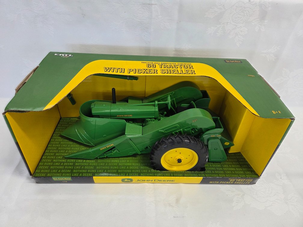 JD 60 Tractor w/Picker Sheller