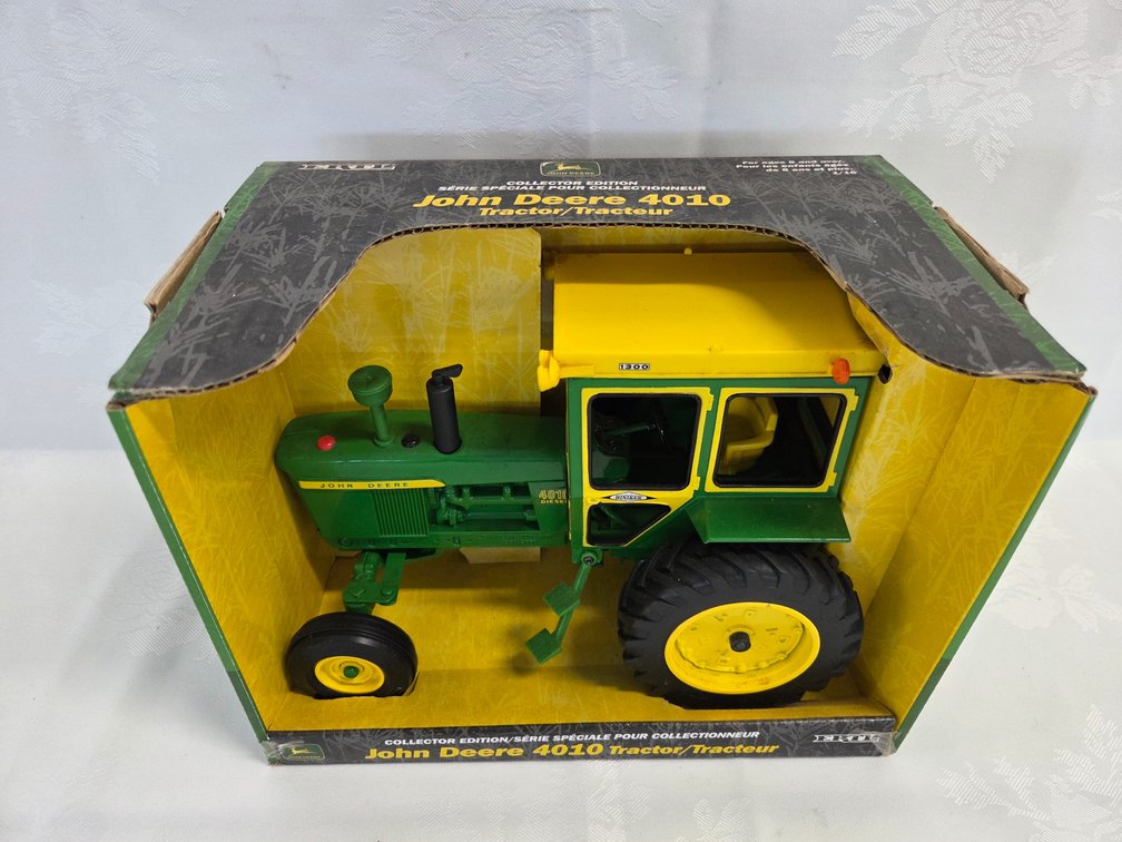 JD 4010 w/Cab