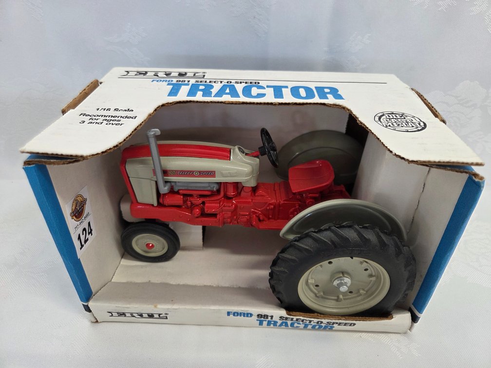 Ford 981 Select-o-speed Tractor