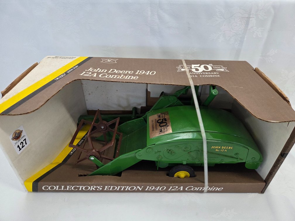 JD 1940 12A Combine