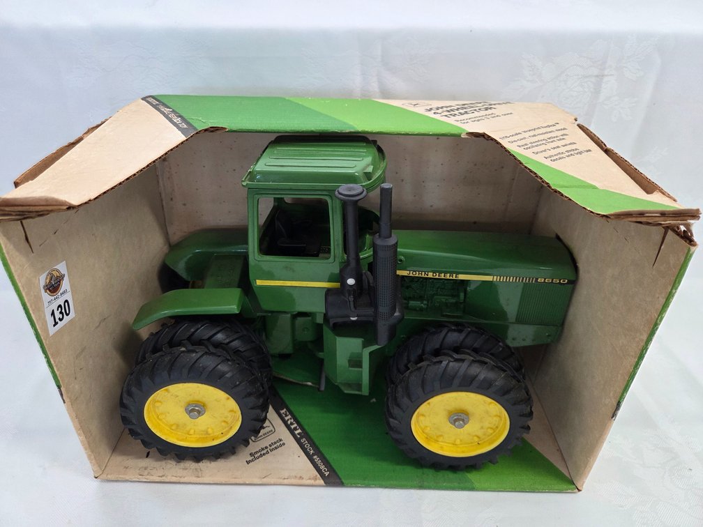 JD 8650 4-Wheel-Drive Tractor