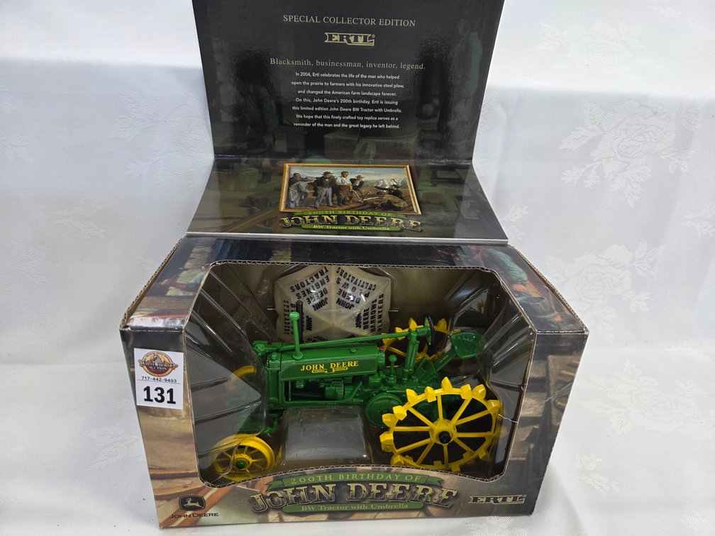 JD BW 200th Birthday Tractor on Steel w/Umbrella